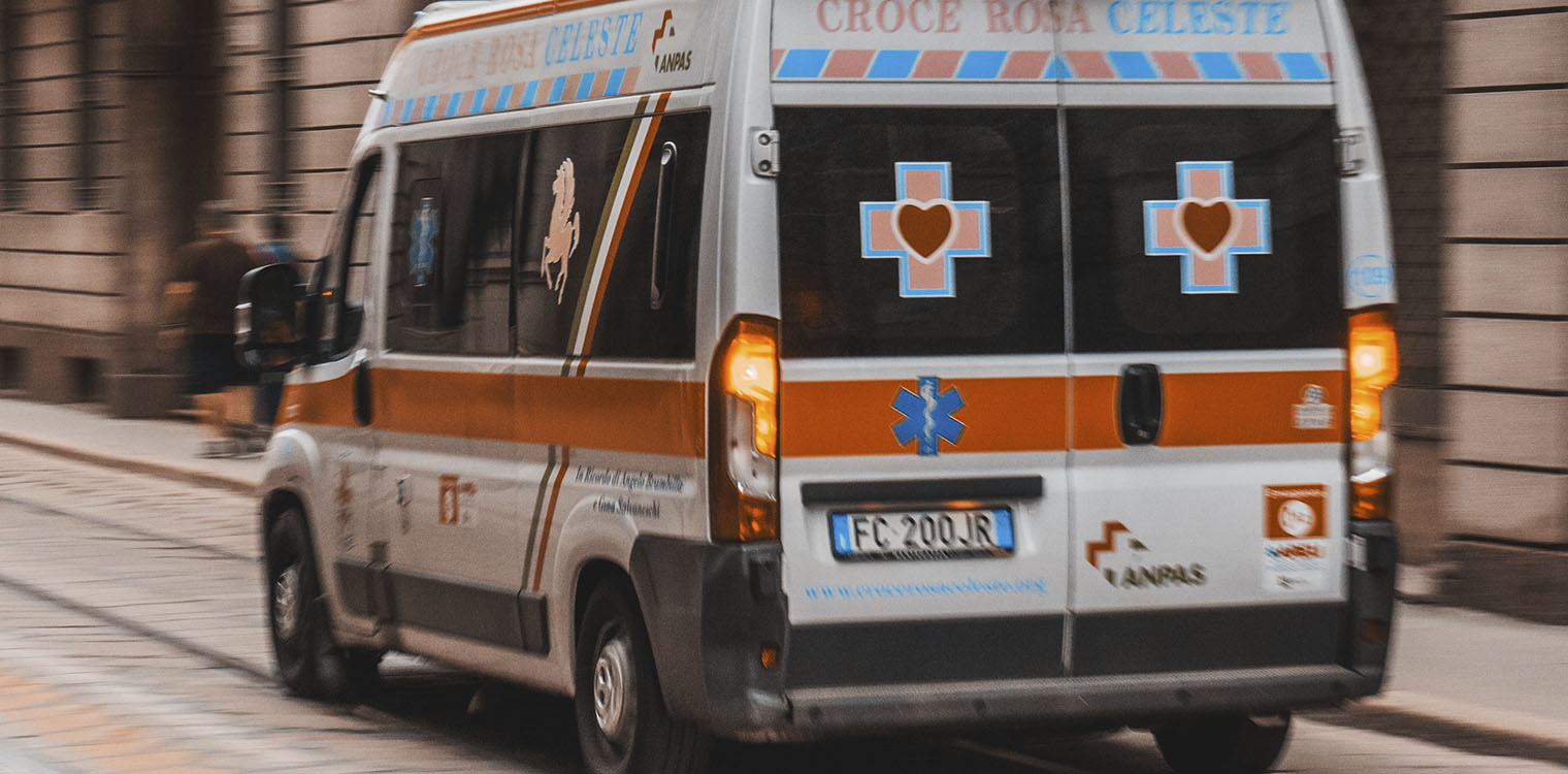 Τραγωδία στην Ιταλία: Έπεσε στον γκρεμό λεωφορείο με 38 επιβάτες - Τουλάχιστον ένας νεκρός