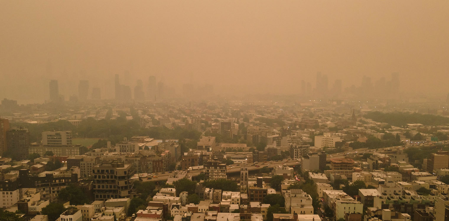 Ο Καναδάς καίγεται, οι ΗΠΑ «πνίγονται» στην ατμοσφαιρική ρύπανση - Εικόνες από το δυστοπικό τοπίο