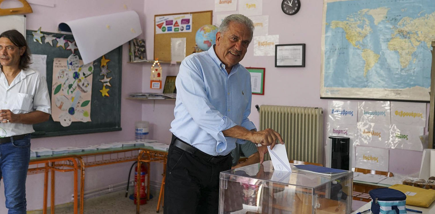 Στο Κατάκολο άσκησε το εκλογικό του δικαίωμα ο Δημήτρης Αβραμόπουλος