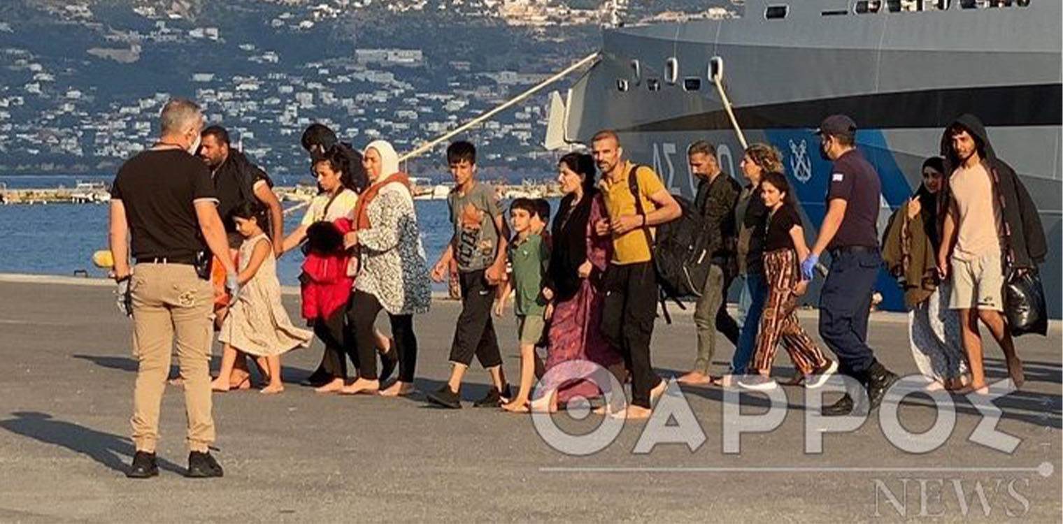 Καλαμάτα: Στις αποθήκες του λιμανιού οι 63 μετανάστες που διασώθηκαν από το Λιμενικό στο ακρωτήριο Ταίναρο