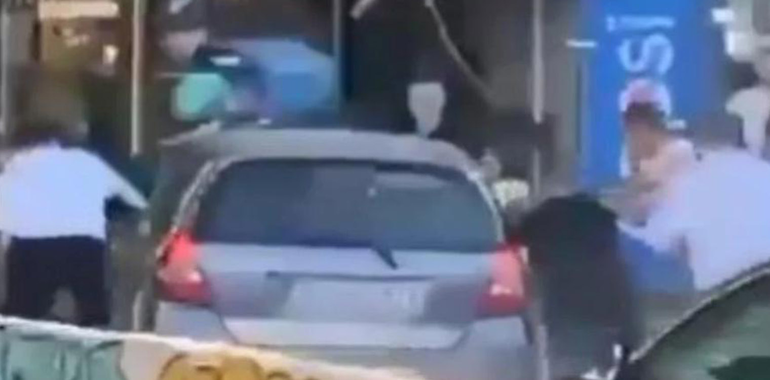 Σοβαρά επεισόδια στα Σκόπια κι ένας τραυματίας οπαδός της Λέφσκι Σόφιας από μαχαίρωμα (video)