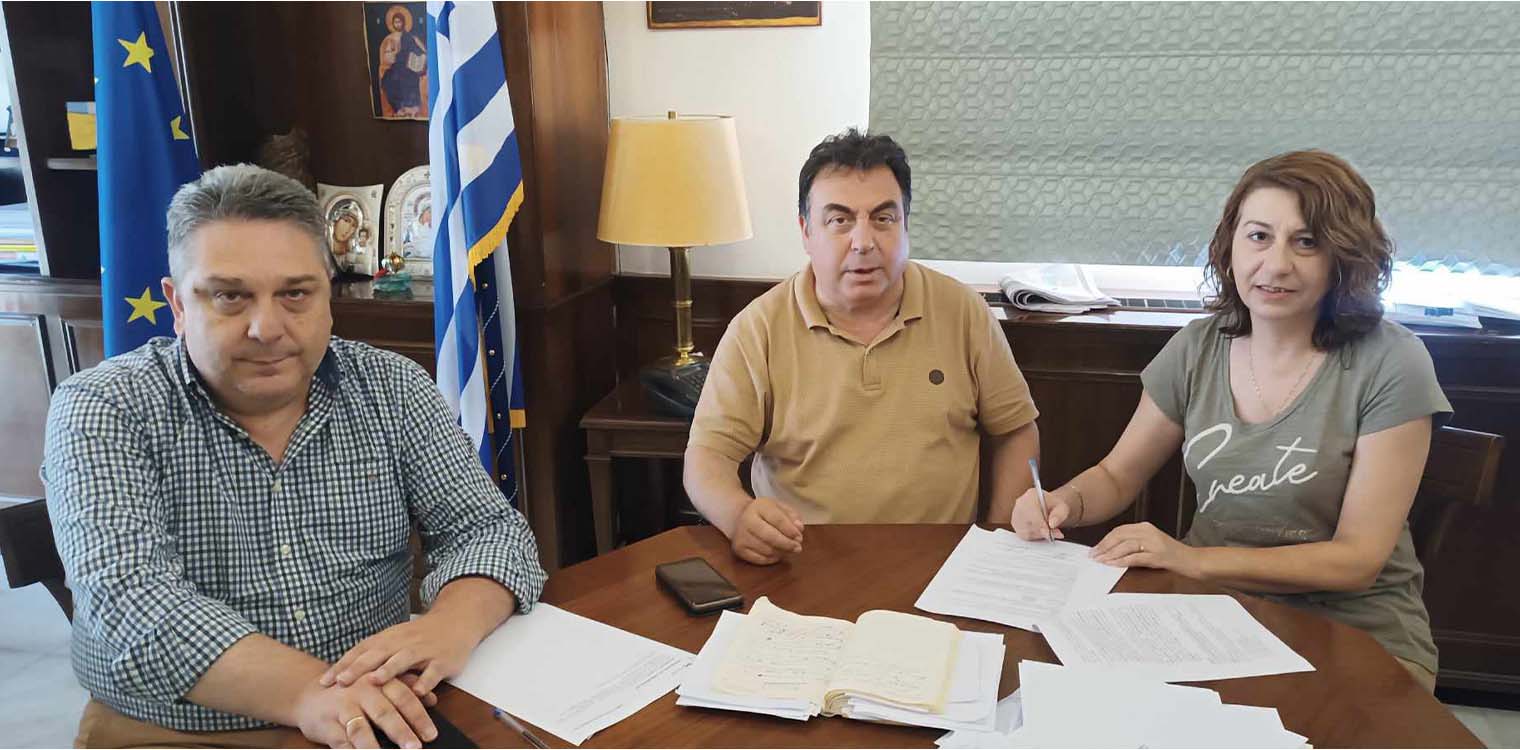 Δήμος Πύργου: Υπεγράφη η σύμβαση ανακατασκευής του κεντρικού δρόμου κοινότητας Λασταιΐκων