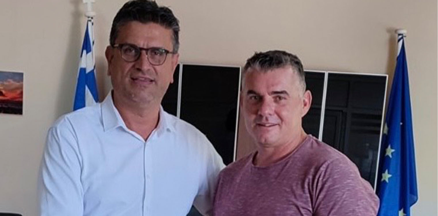 Ο Τζέημς – Δανιήλ Κωνσταντόπουλος στο πλευρό του Γιάννη Λέντζα - Υποψήφιος με τη «Νέα Πορεία» στην Κοινότητα Κάστρου