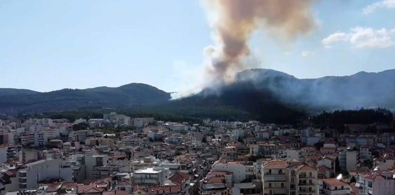 Φωτιά τώρα στην Τρίπολη: Ξεφεύγει το μέτωπο στους πρόποδες του Μαίναλου - Ενισχύονται οι επίγειες και εναέριες δυνάμεις