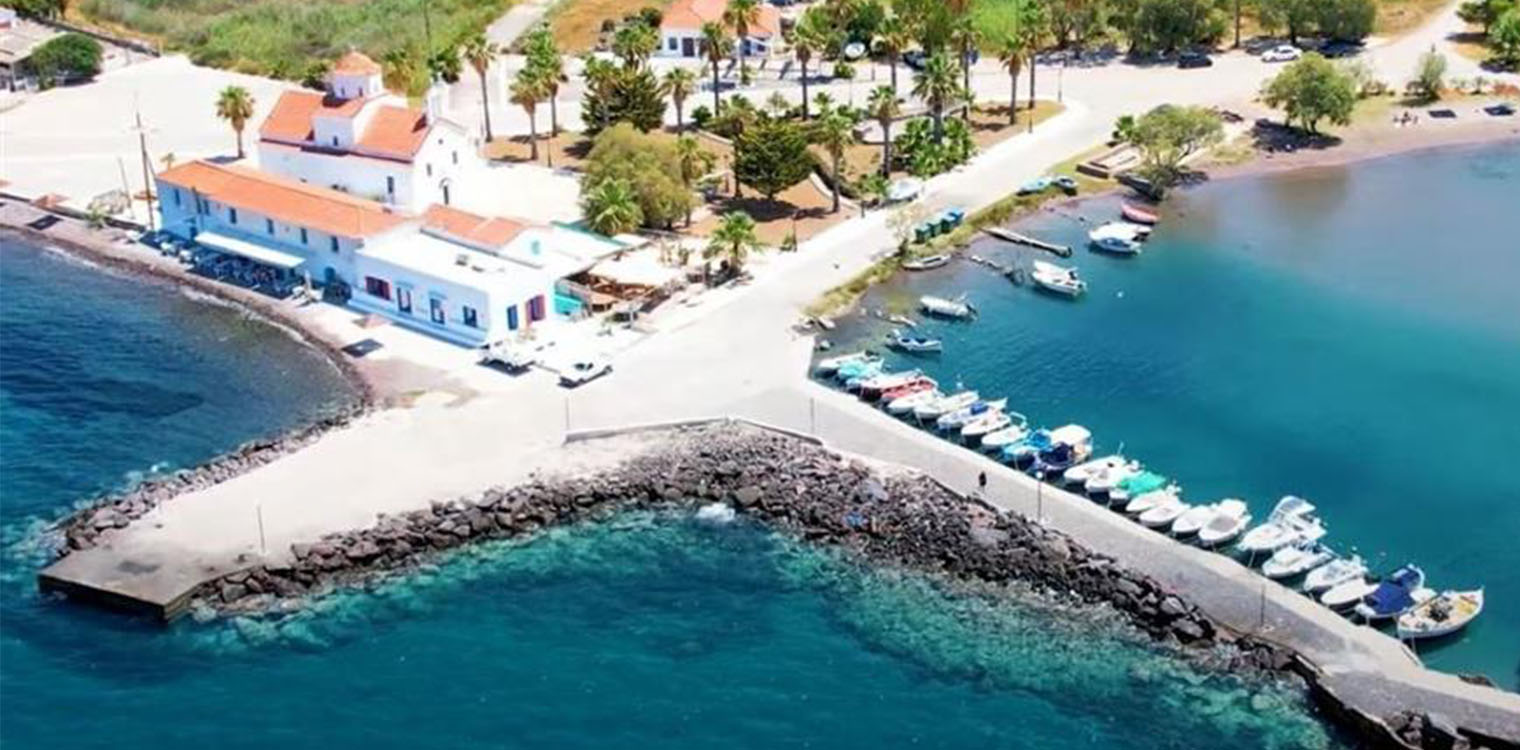 Άγιος Γεώργιος, το υπέροχο παραθαλάσσιο χωριουδάκι που στα νερά του κρύβει ένα μεγάλο μυστικό