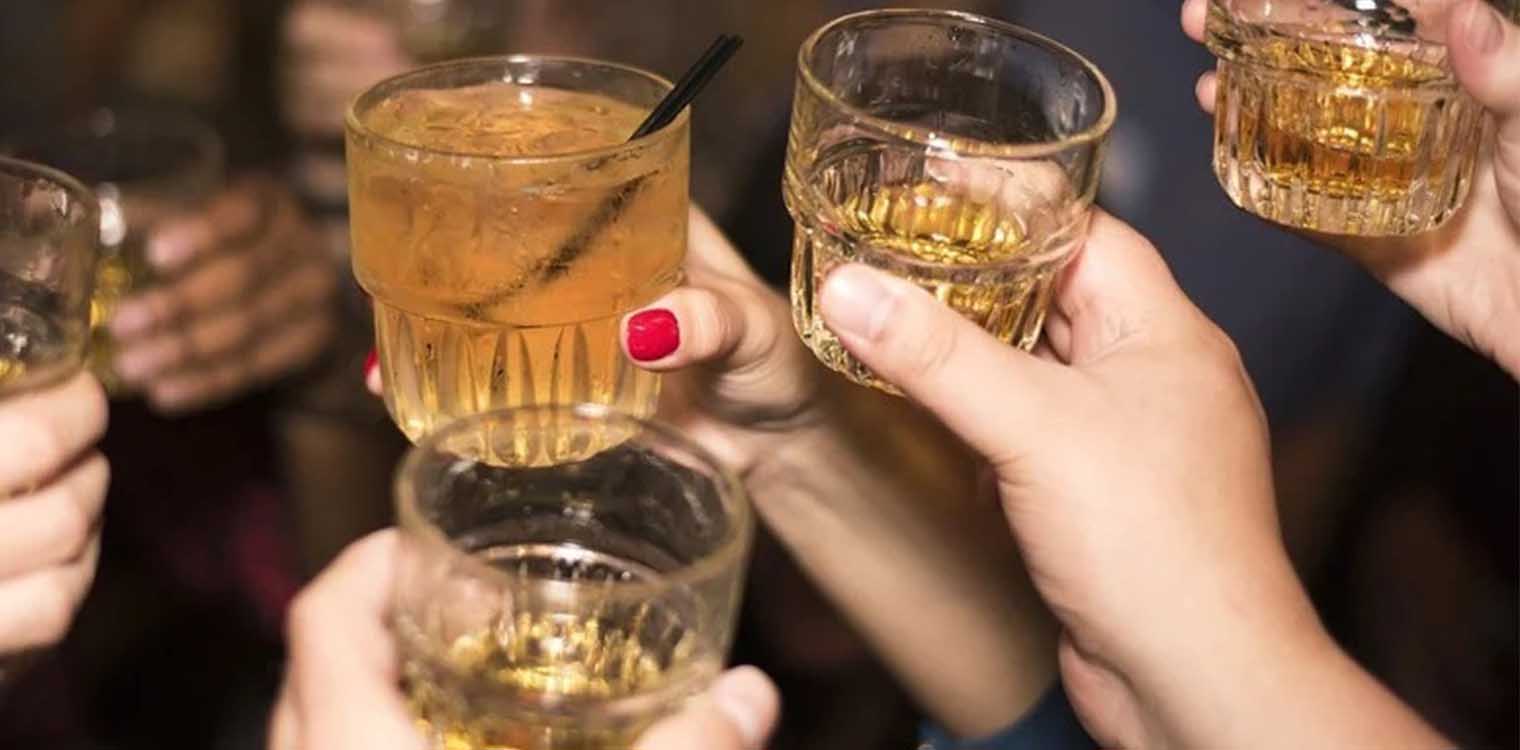 Πώς να απολαύσουμε το ποτό μας χωρίς τον πονοκέφαλο της επόμενης μέρας