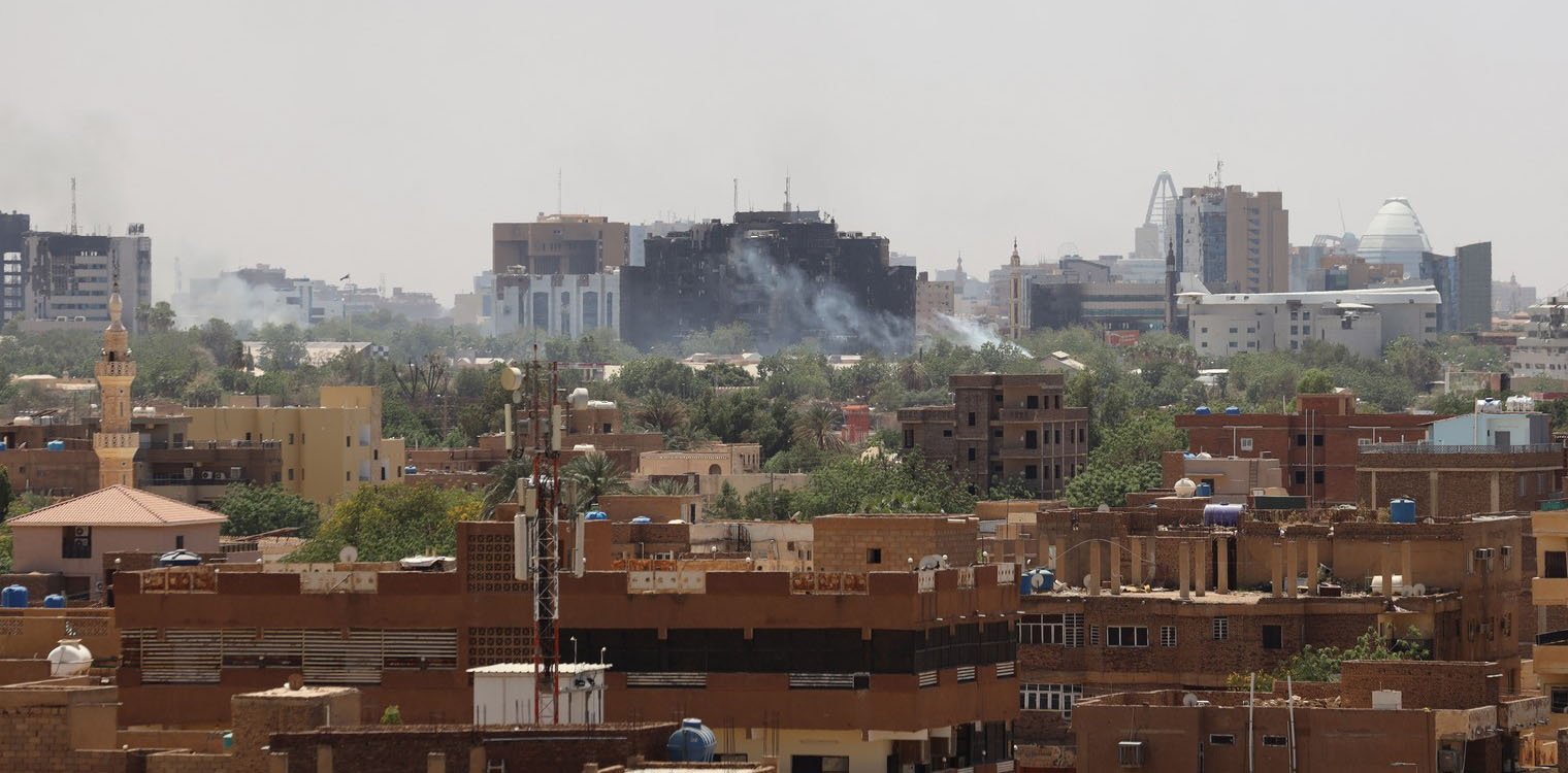 Σουδάν: Ο πόλεμος κινδυνεύει να εξαπλωθεί στην περιοχή, προειδοποίησε ο στρατηγός αλ Μπουρχάν 