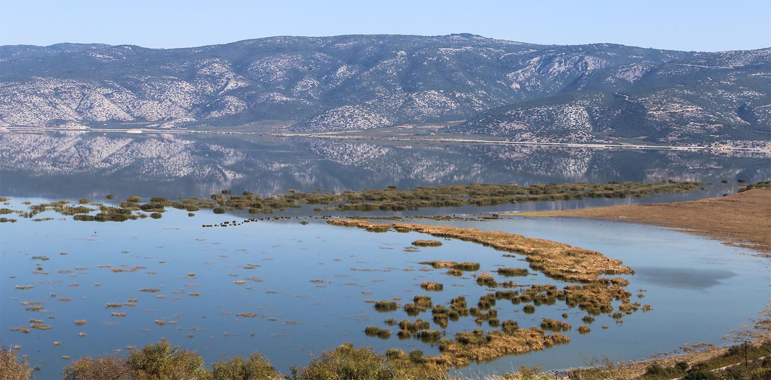 Λίμνη Κάρλα: Ανεβαίνει επικίνδυνα η στάθμη του νερού