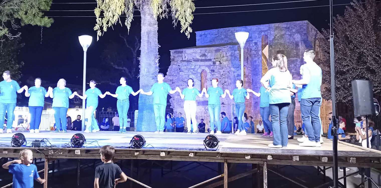 "Ηχηρή" η μουσικοχορευτική παράσταση της ΕΣΤΙΑΣ στην Ανδραβιδα!