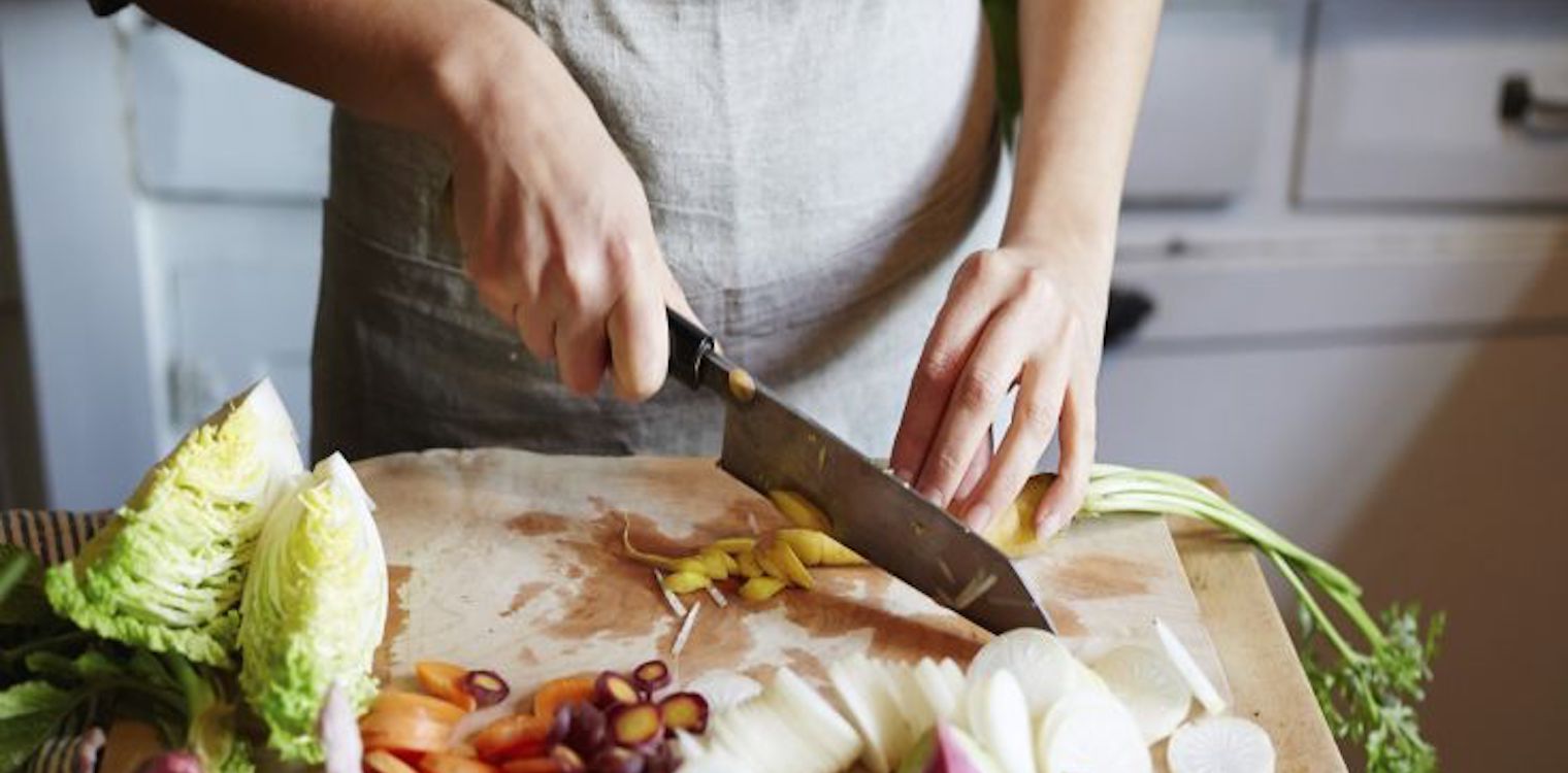MasterChef στον έρωτα: Πώς το να μαγειρεύετε μαζί μπορεί να ενισχύσει την υγεία της σχέσης σας