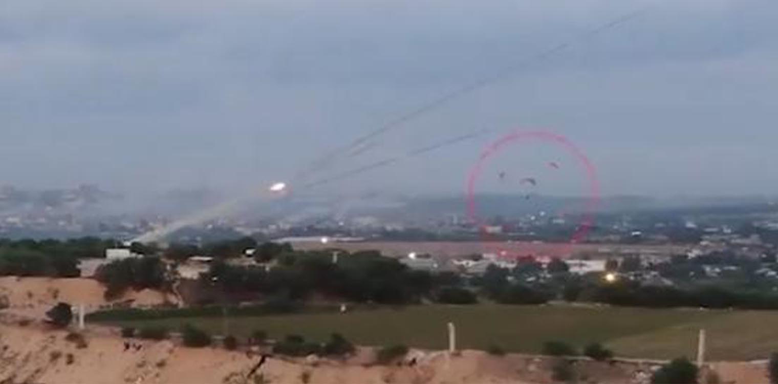 Πόλεμος στο Ισραήλ: Με βάρκες, drone και αλεξίπτωτα η εισβολή της Χαμάς - Καρέ καρέ η επίθεση όπως την κατέγραψαν οι ισλαμιστές
