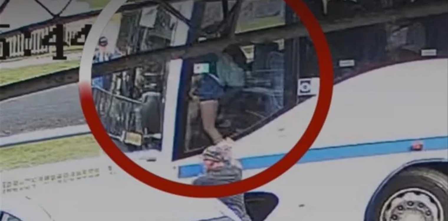 Αυστραλία: Μαθήτρια αρπάζει το τιμόνι λεωφορείου και το απομακρύνει τελευταία στιγμή από βενζινάδικο! - Τρομακτικό βίντεο