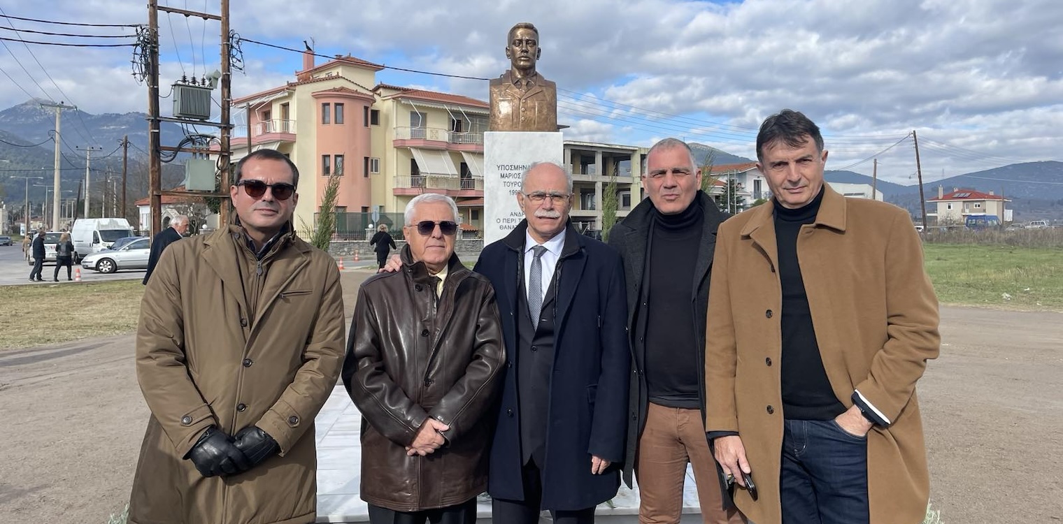 Ο Στάθης Καννής απέδωσε φόρο τιμής στον ήρωα πιλότο Μάριο-Μιχαήλ Τουρούτσικα