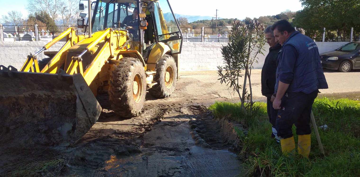 Συνεχίζεται καθημερινά από συνεργεία του Δήμου Ήλιδας το «λίφτινγκ» στις τοπικές κοινότητες