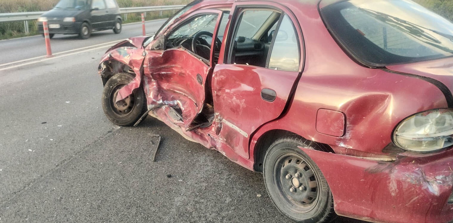 Πατρών - Πύργου: Ένας ελαφρά τραυματίας σε τροχαίο στη Βάρδα