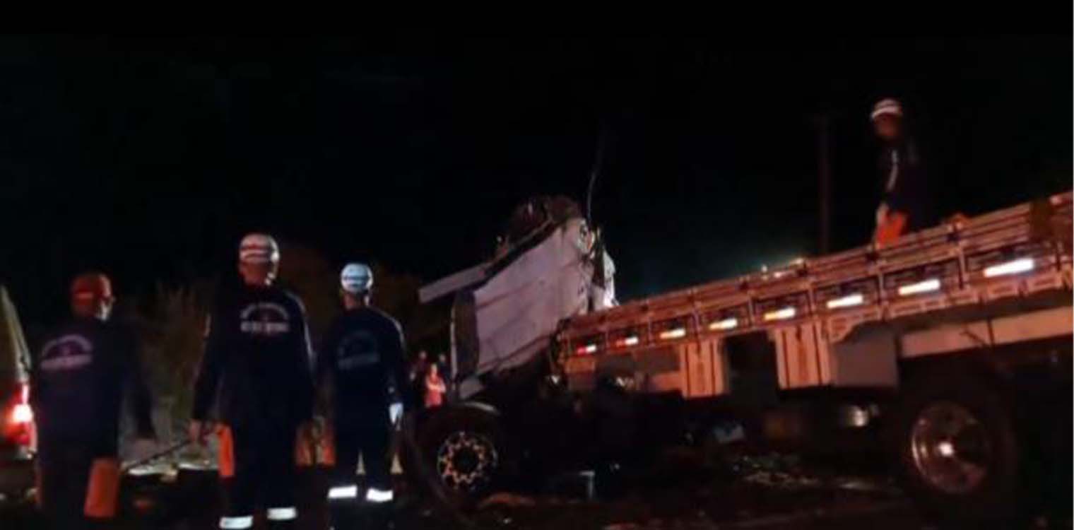 Τραγωδια στη Βραζιλία: 25 νεκροί από σφοδρή σύγκρουση λεωφορείου με φορτηγό στη Μπαΐα
