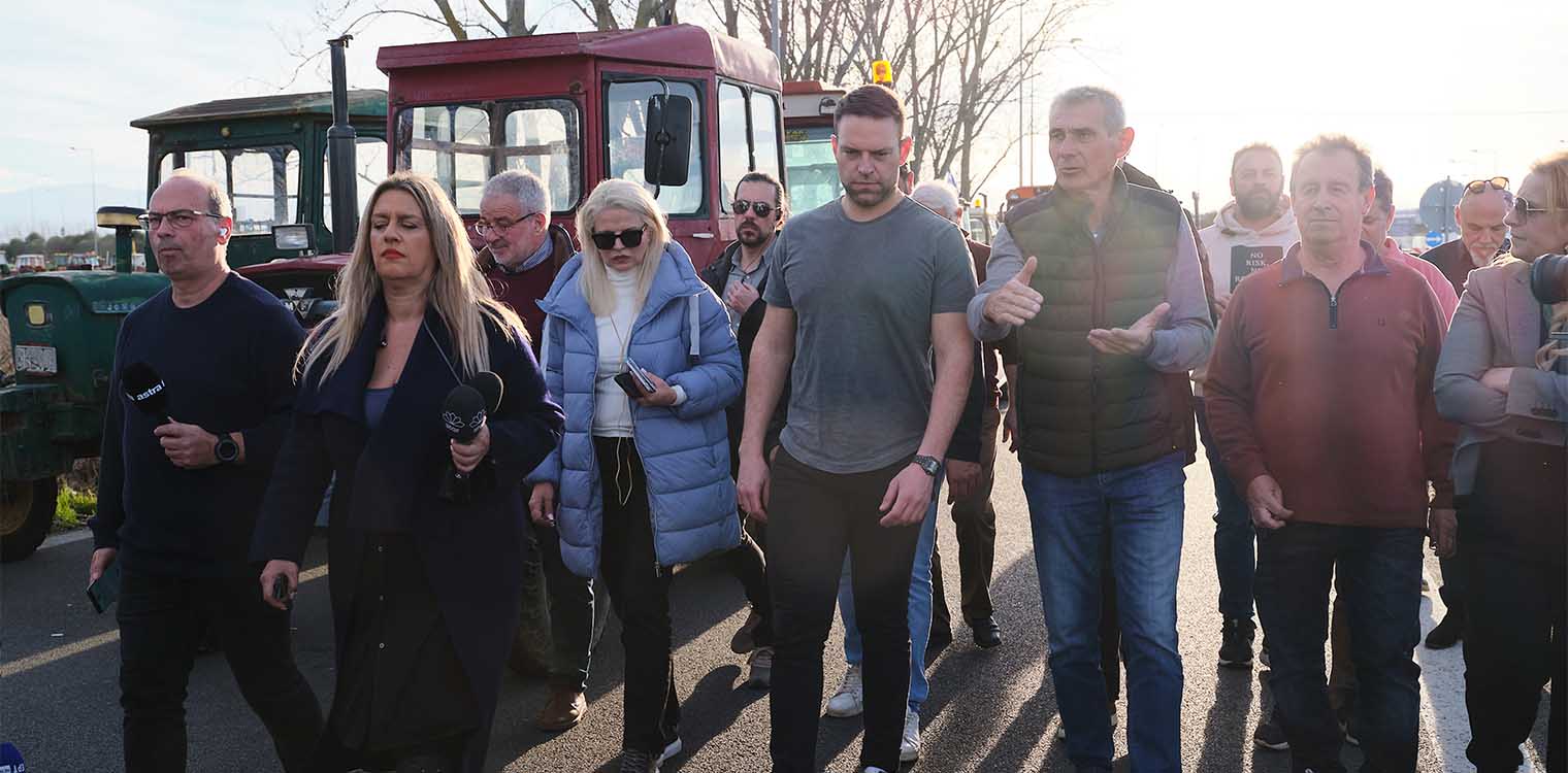 Στο μπλόκο των αγροτών της Καρδίτσας ο Κασσελάκης - Ανέβηκε ξανά σε τρακτέρ