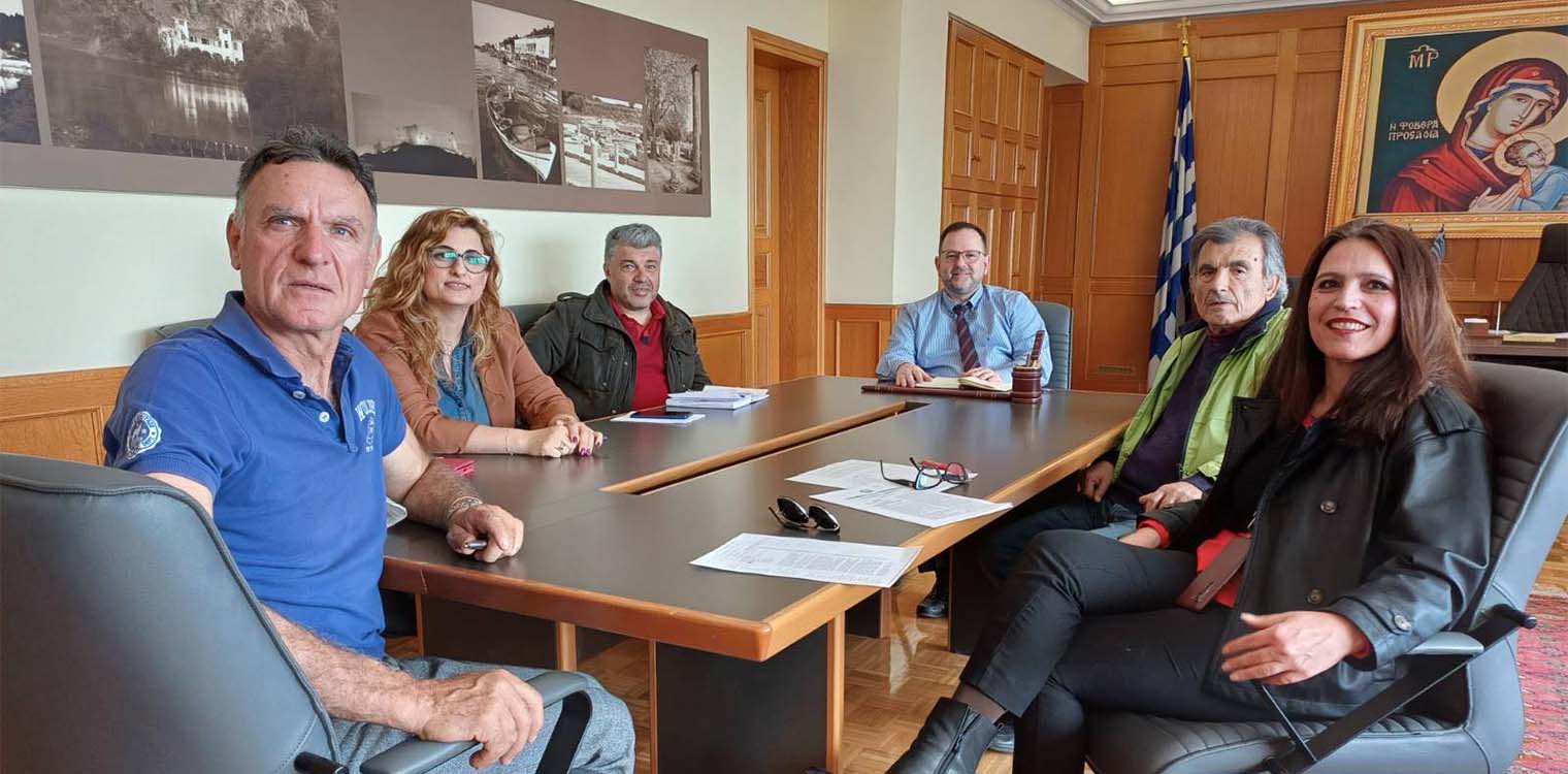 Κοροβέσης: Μεταφέρει στον Υπουργό Υγείας τα προβλήματα του Γ.Ν. Ηλείας