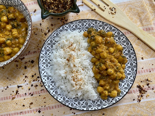 Ρεβύθια Chana masala ινδικό (με μπαχαρικά και κρέμα καρύδας)