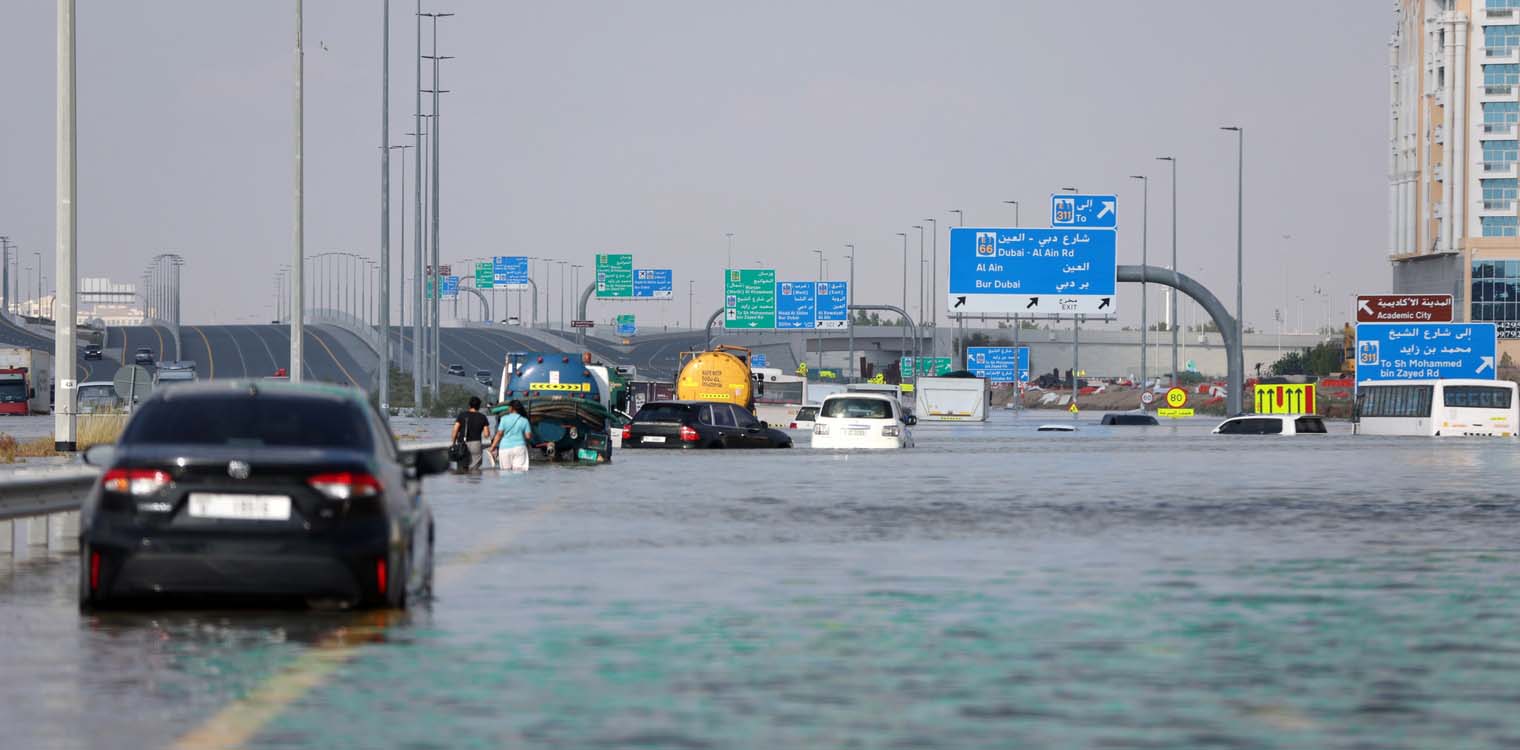 ΗΑΕ: Συμπτώματα μόλυνσης από το νερό εμφάνισαν άνθρωποι μετά τις πλημμύρες
