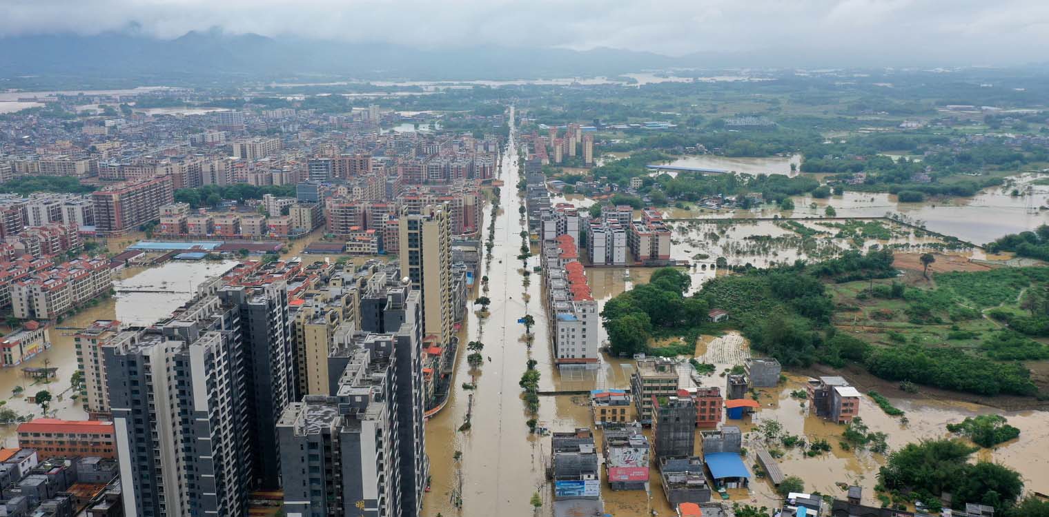 Σφοδρές πλημμύρες στην Κίνα: 11 αγνοούμενοι, δεκάδες χιλιάδες εκκένωσαν τα σπίτια τους (video)
