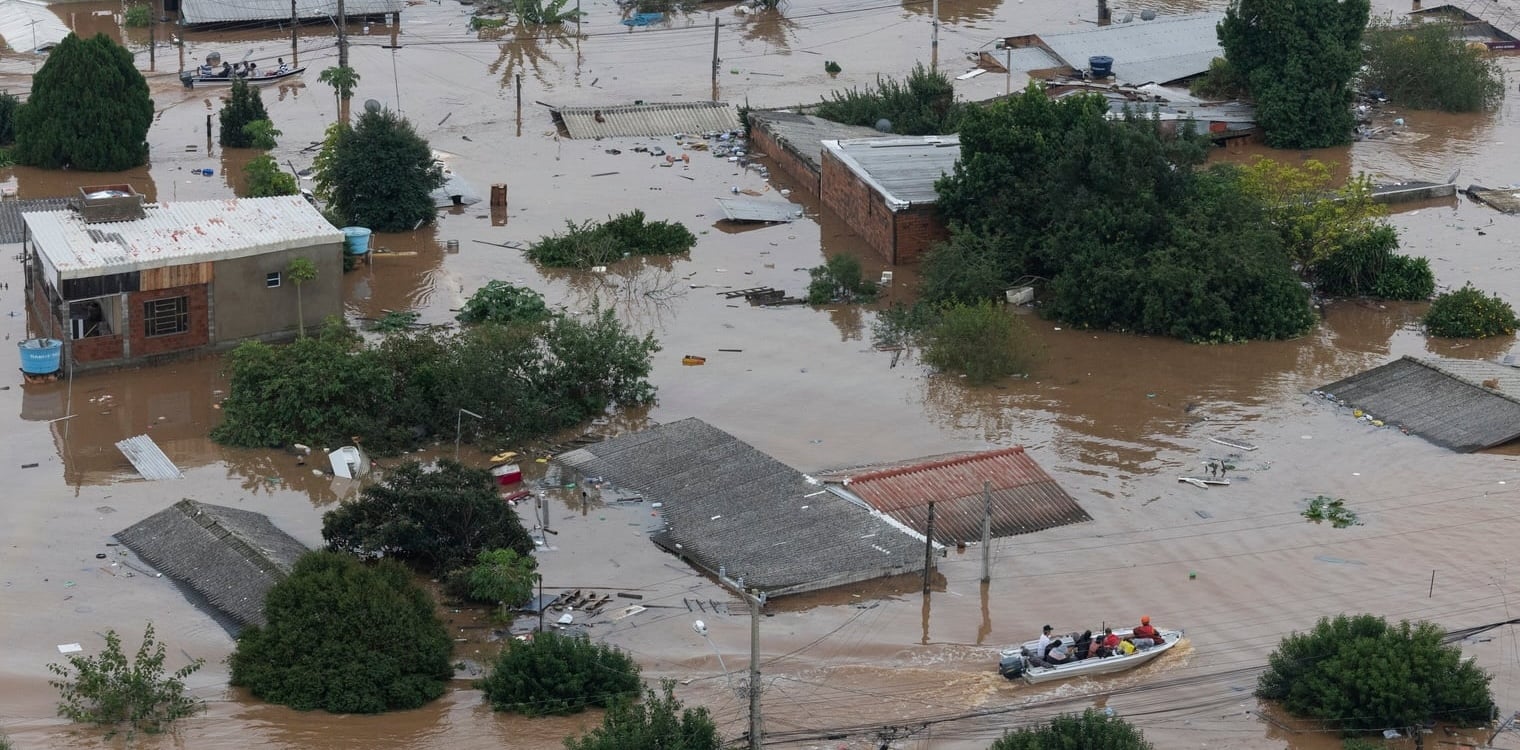 Βραζιλία: Στις 70.000 οι εκτοπισμένοι - Δεκάδες νεκροί και αγνοούμενοι από τις πλημμύρες