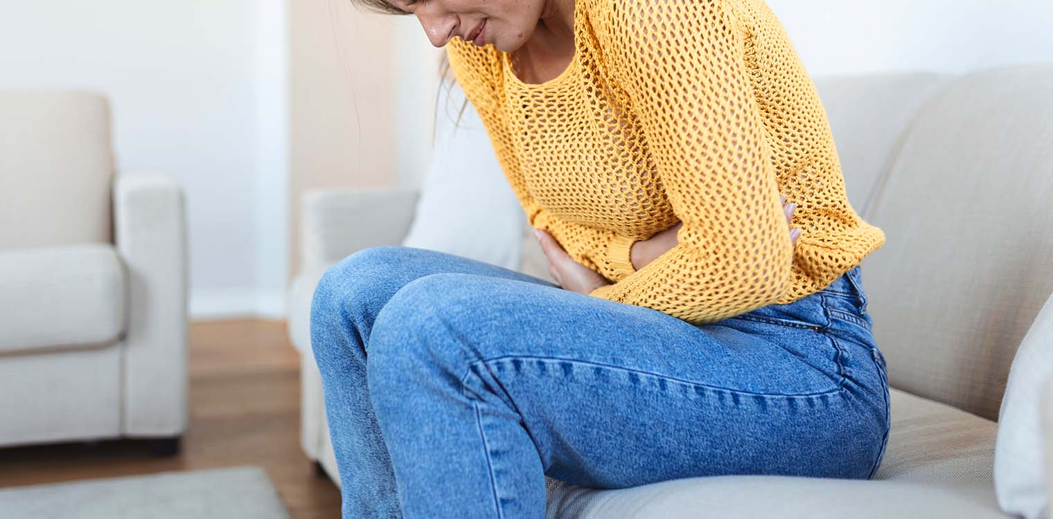 Πόνος στο στομάχι: 9 φυσικές λύσεις που ανακουφίζουν – Τι να αποφύγετε