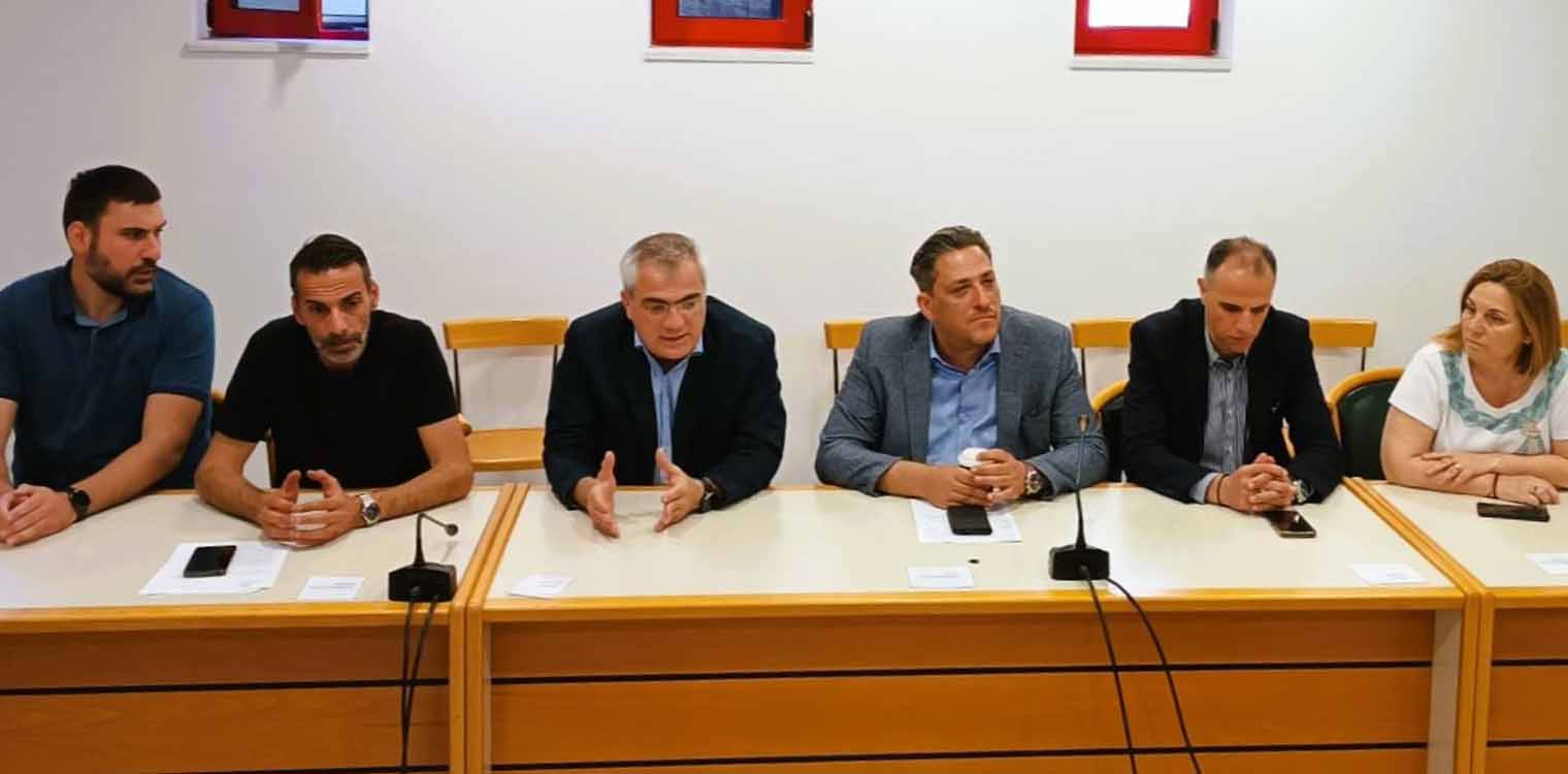 Το Δήμο Ήλιδας επισκέφθηκε ο ευρωβουλευτής και εκ νέου υποψήφιος του ΚΚΕ Κώστα Παπαδάκης και τοπικά στελέχη της Ηλείας