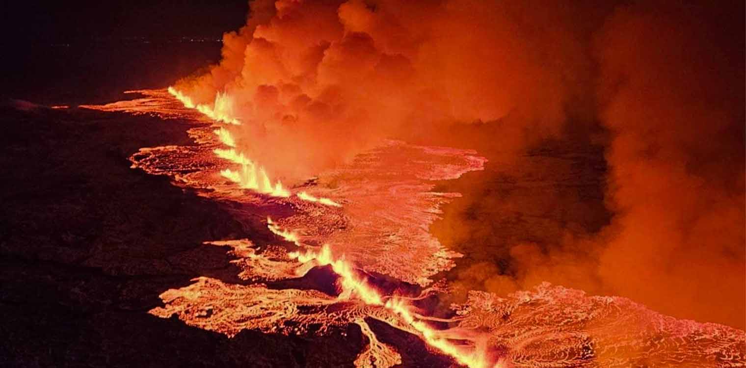Ισλανδία: Το ηφαίστειο στη χερσόνησο Ρέικιανες εκτοξεύει λάβα για 2η ημέρα (video)