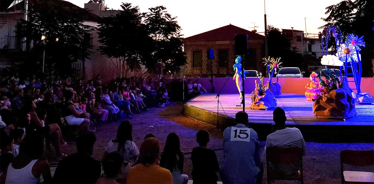 Σε ένα κατάμεστο από κόσμο κήπο του Τατανείου πραγματοποιήθηκε η πρώτη καλοκαιρινή εκδήλωση του Δήμου Ήλιδας