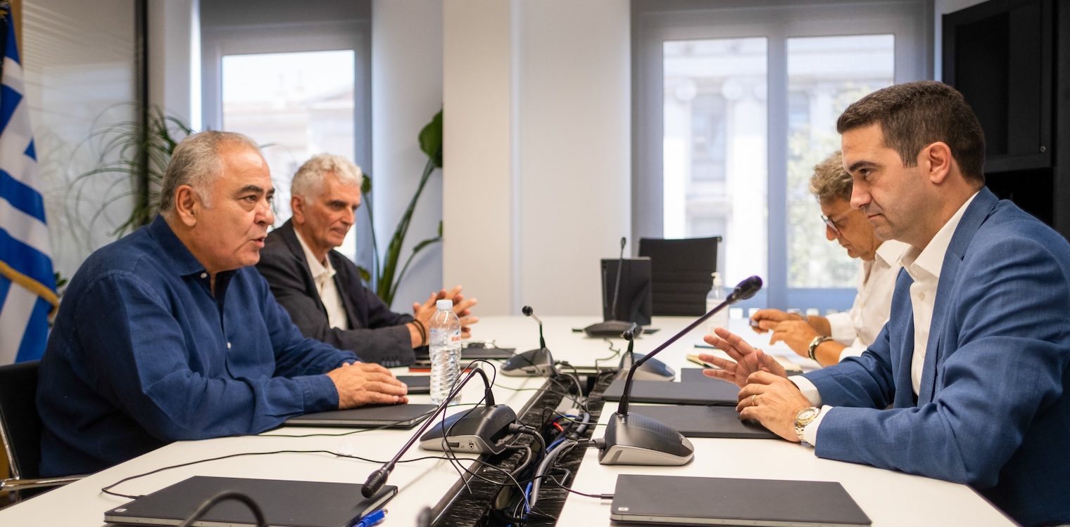 Στο Επαγγελματικό Επιμελητήριο Αθηνών ο Κατρίνης - "Καίνε" τα προβλήματα των μικρομεσαίων επιχειρήσεων και επαγγελματιών