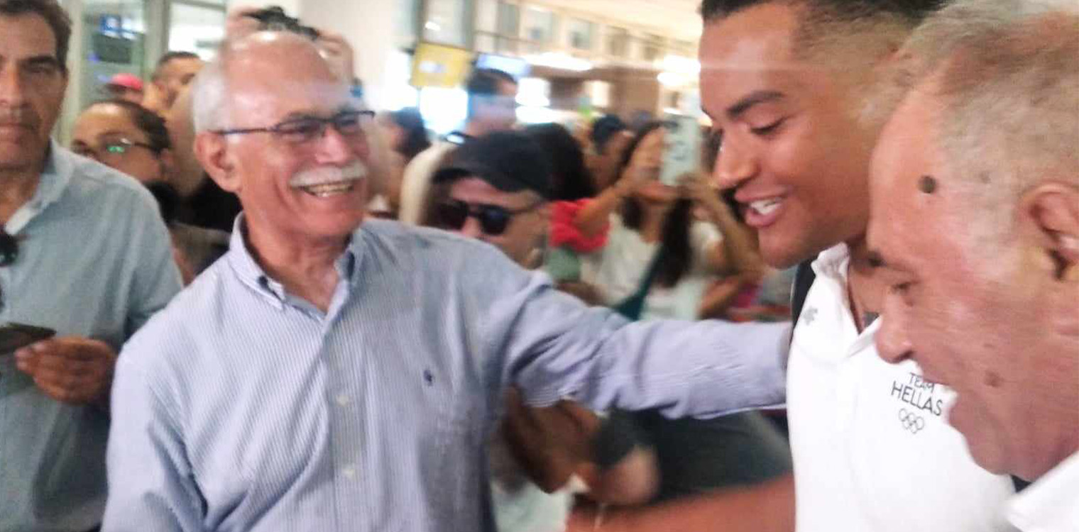 Στ. Καννής: Υποδέχτηκε τον Ηλείο Ολυμπιονίκη Εμ. Καραλή από το Παρίσι