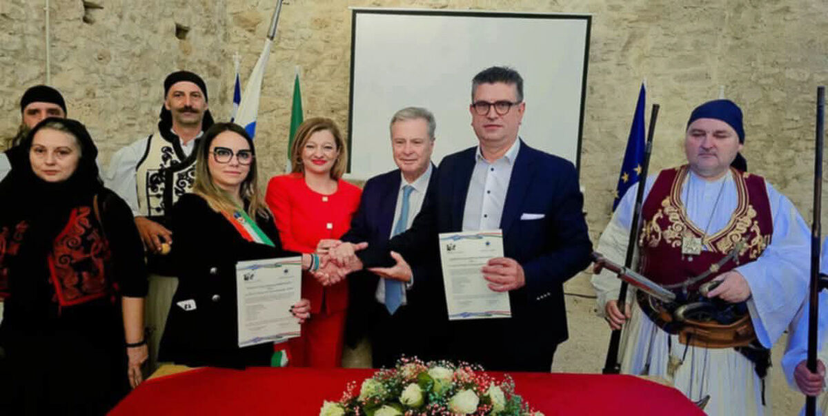 Adelfopoiisi Andravida 6