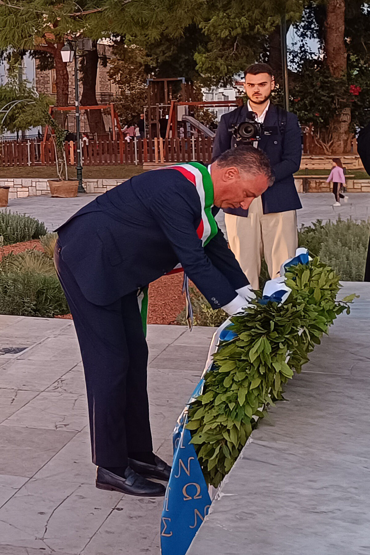 Adelfopoiisi Pirgos 5