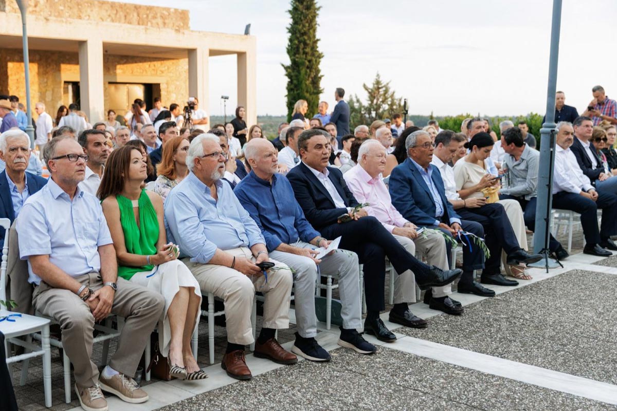 dt sumposio ilida 1 of 18