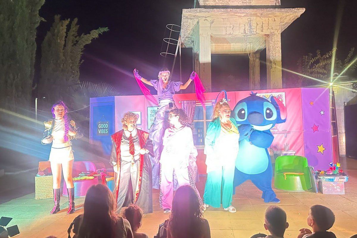 dt paidiko theatro delfinaki 9
