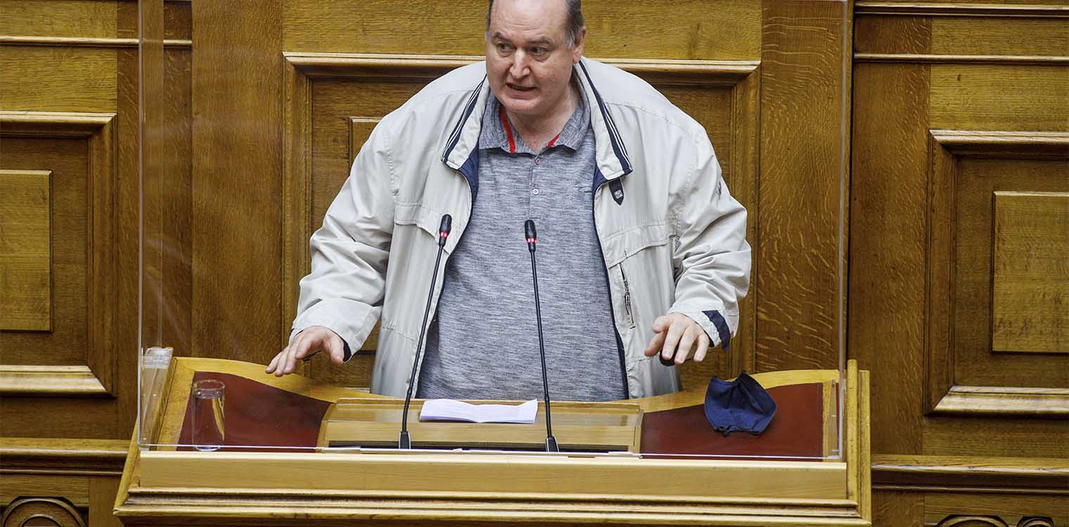 Φίλης κατά Κεραμέως για τηλεκπαίδευση στα σχολεία