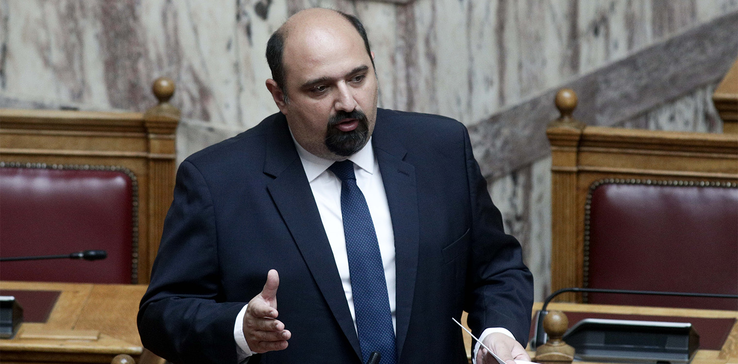 Τριαντόπουλος: Κάθε οικογένεια μπορεί να διαχειριστεί το πένθος της όπως επιθυμεί - Συστάσεις των ειδικών, όχι απαγορεύσεις