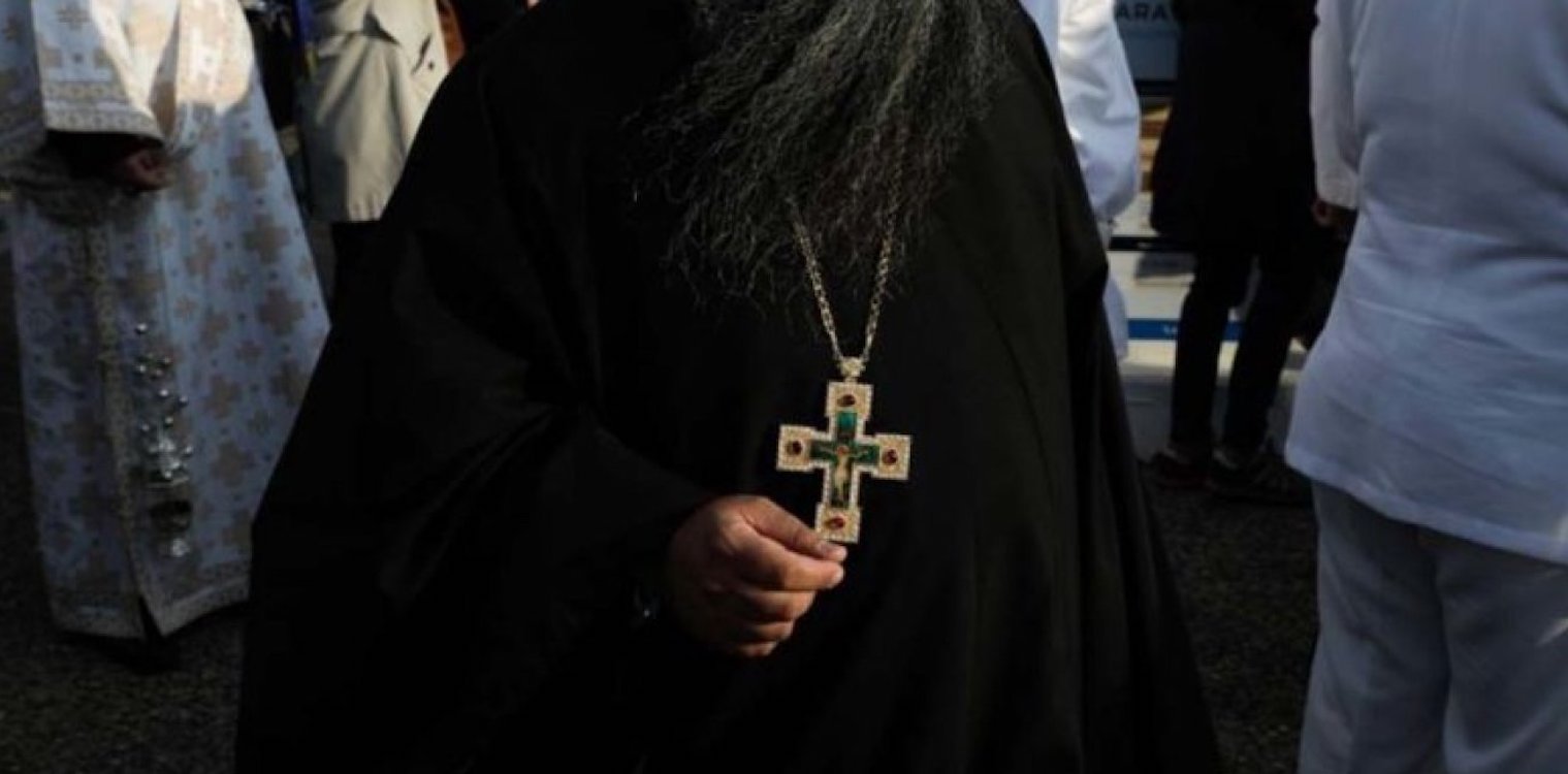 Βόλος: Ιερέας απαγόρευσε σε ζευγάρι να μπει σε ναό επειδή φορούσαν μάσκες
