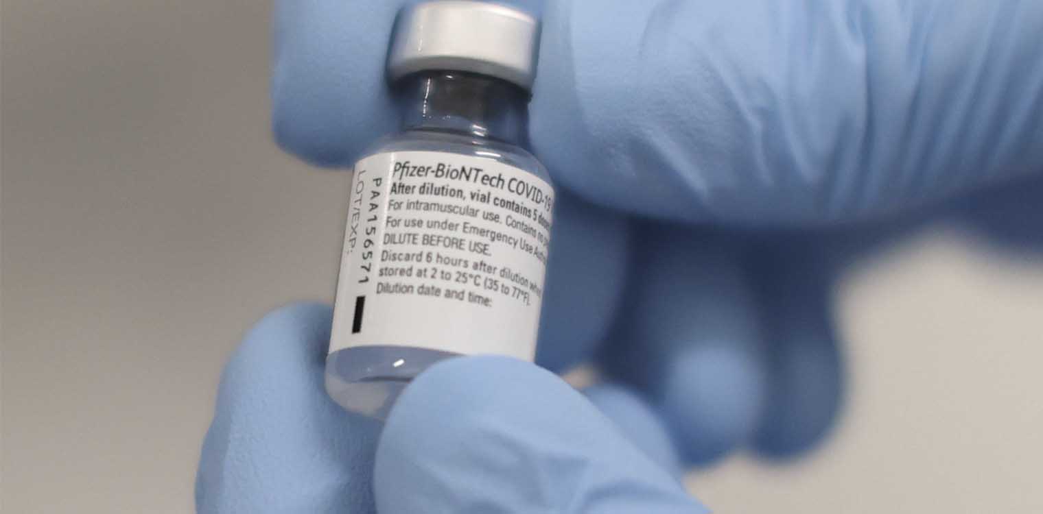 Κορωνοϊός - ΗΠΑ: Η ταυτόχρονη λήψη εμβολίου Covid της Pfizer και εμβολίου γρίπης ίσως συνδέεται με εγκεφαλικό, λέει ο FDA