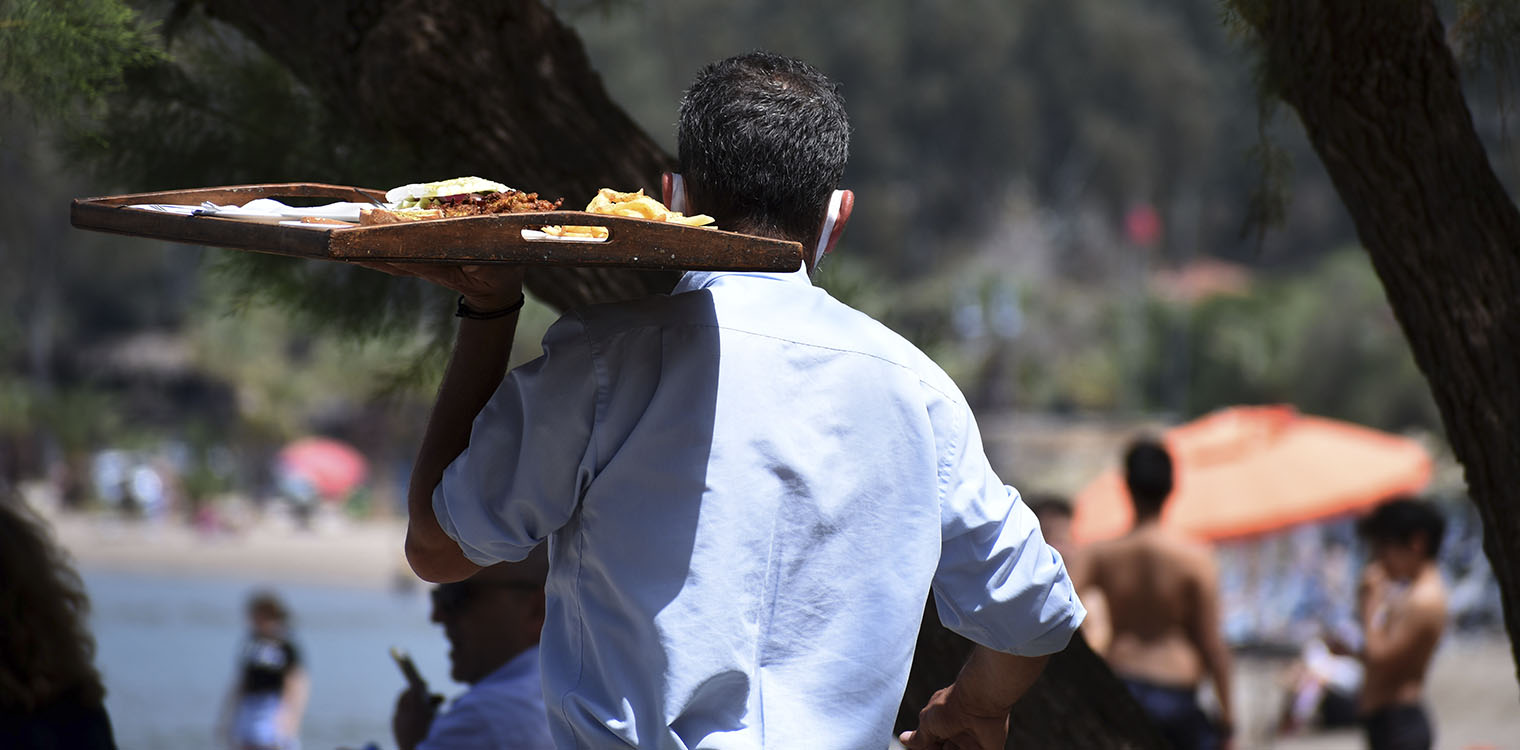 «Αγκάθι» για την εστίαση οι κενές θέσεις ενόψει καλοκαιριού