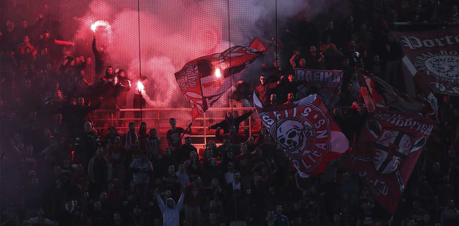 Ο Ολυμπιακός ζητάει από τον Αυγενάκη να γίνουν play off και Κύπελλο με κόσμο!