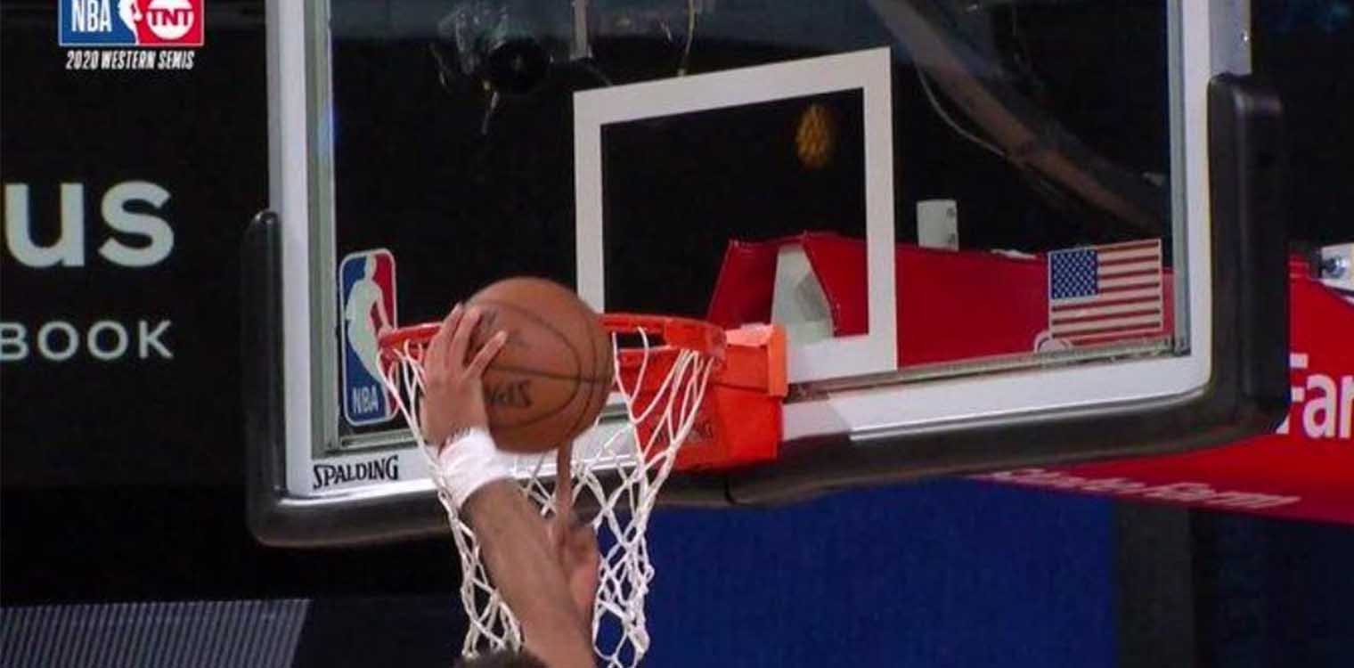 O Καουάι Λέοναρντ έκανε καθοριστικό κόψιμο με το μεσαίο δάχτυλο - Δείτε βίντεο