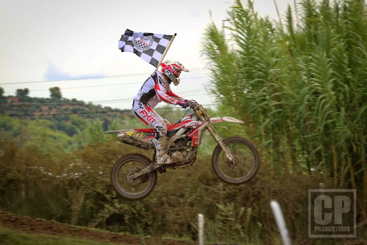 dt 3os agwnas motocross 8