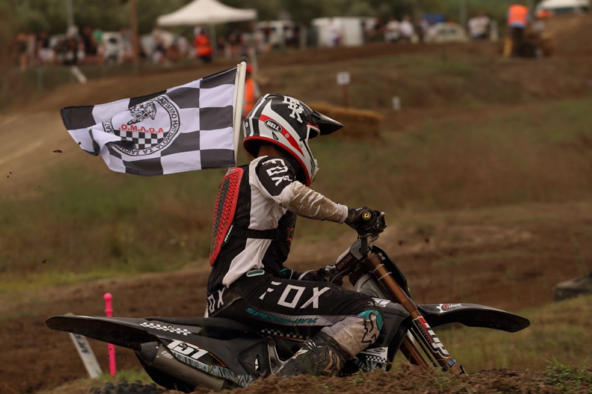 dt 3os agwnas motocross 9