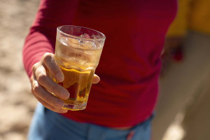 Γαλλία: Από το μεσημέρι η απαγόρευση αλκοόλ εν μέσω καύσωνα