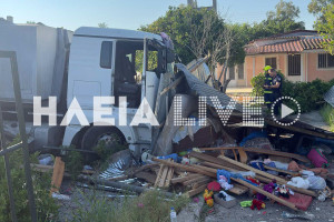 Λεχαινά: Ξέφρενη πορεία φορτηγού που ισοπέδωσε δύο αποθήκες - Δύο τραυματίες