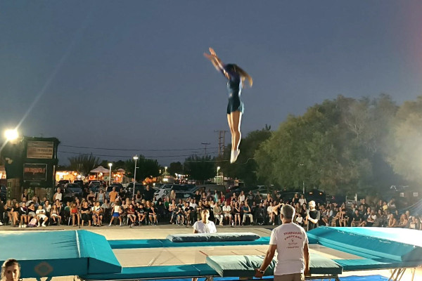 Με απόλυτη επιτυχία πραγματοποιήθηκε η πρώτη αθλητική επίδειξη «Sunset Gymnastics Motion» στην Κουρούτα