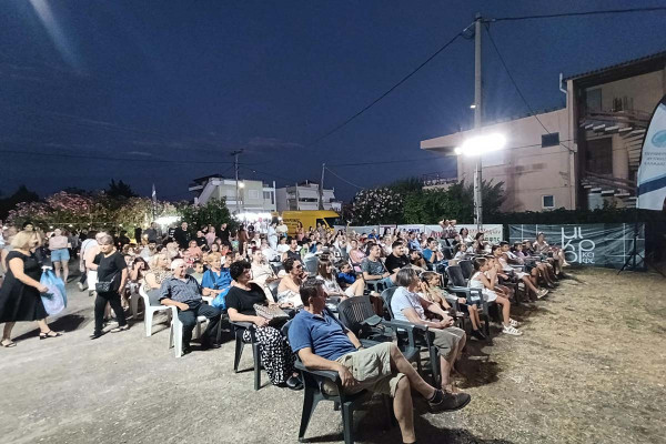 Με επιτυχία πραγματοποιήθηκε η παράσταση Θεάτρου Σκιών του Στέφανου Παπαγεωργίου κατά τον εορτασμό της Αγίας Μαρίνας