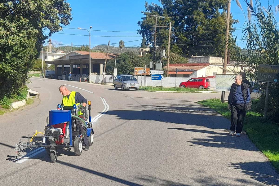 Με επιτυχία έγινε η πρώτη λειτουργία του διαγραμμιστικού μηχανήματος στον Δήμο Ανδρίτσαινας-Κρεστένων